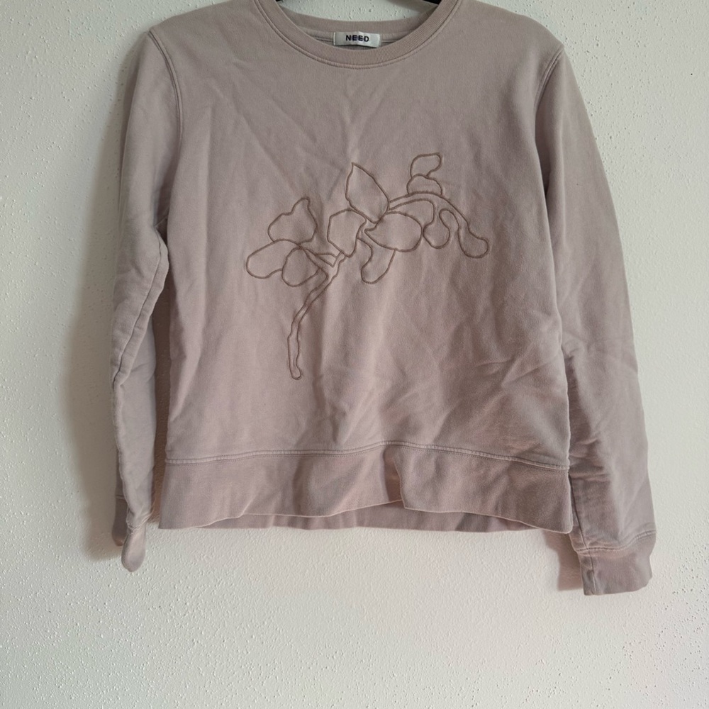 NEED The Brand Light Blush Tan Floral Embroidered Crew Neck Sweater Size Small